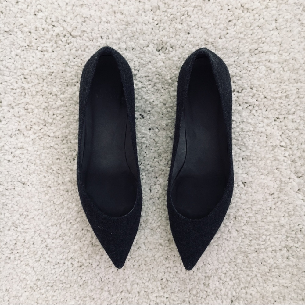 Stuart Weitzman Gray Flannel Pumps - Picture 2 of 4